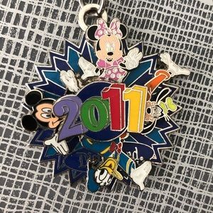 Disneyland Character Spinning 2011 Keychain